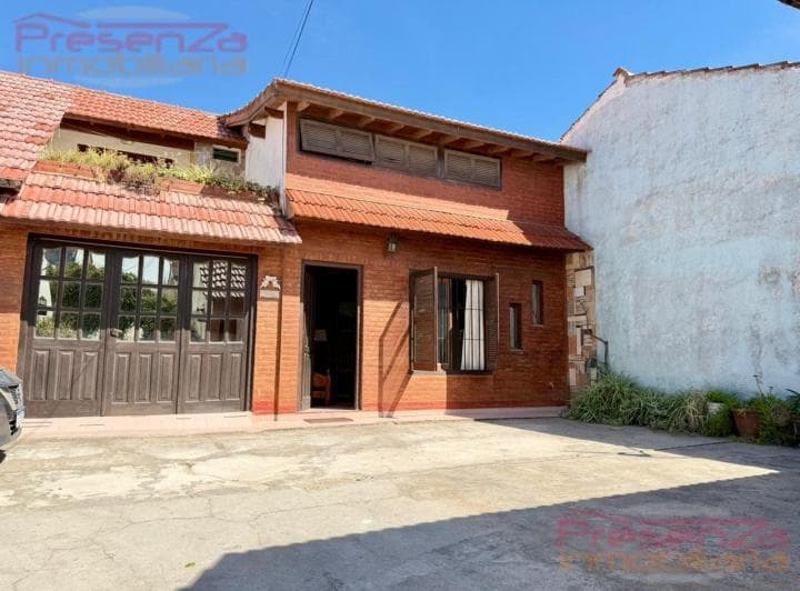 Duplex en Venta en Mar del Tuyu de 4 Dorm. y Garaje - 2