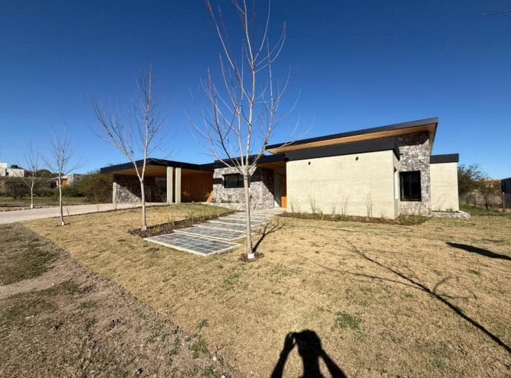 Venta Casa 3 Dorm - Estancia El Terron Mendiolaza Cordoba - 2