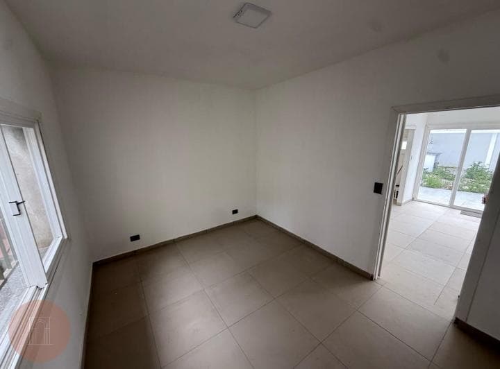 En Venta - PH de 2 Ambientes con Amplio Patio Privado Zona Constitución - 2