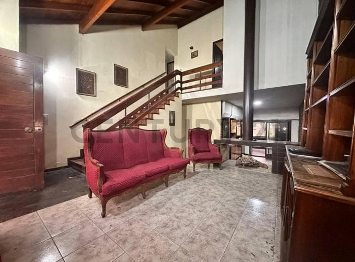 Casa de 4 Ambientes en Venta en Caseros con Jardin - 2