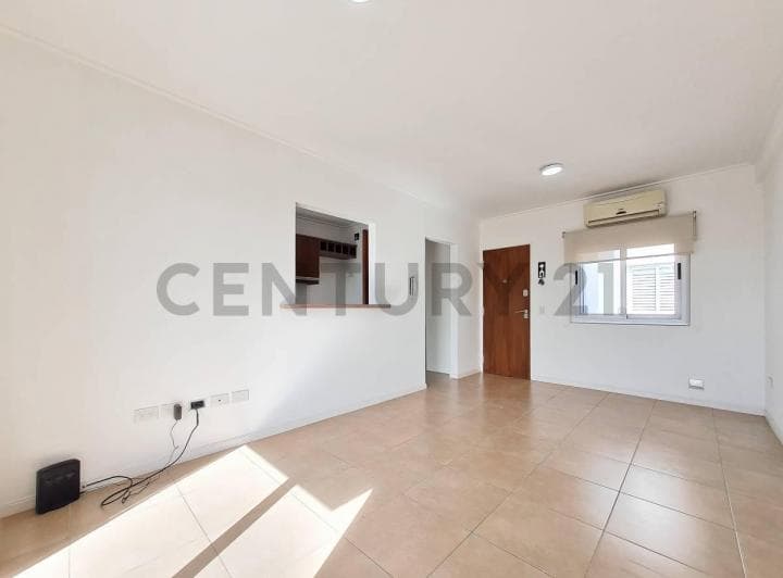 Departamento en Venta de un Dormitorio con Cochera en La Plata - 2