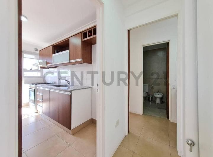 Departamento en Venta de un Dormitorio con Cochera en La Plata - 3