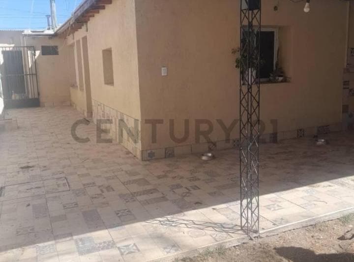 Amplia Casa en Venta en Gutierrez Maipú - 4