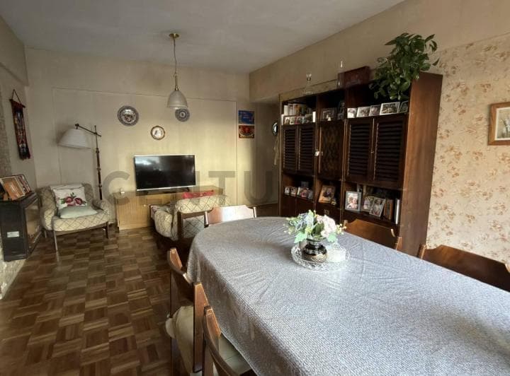 Coghlan - Departamento 4 Ambientes Al Frente con Balcón y 2 Baños. - 2