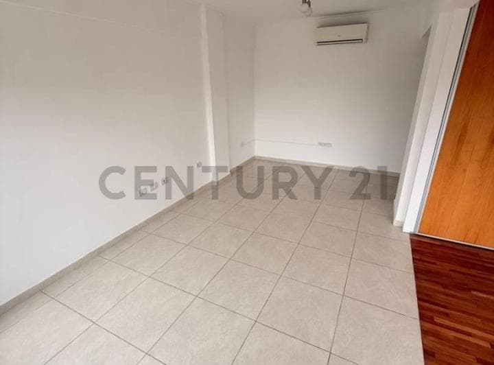 Departamento en Venta 2 Dorm. y Cochera en La Plata - 3