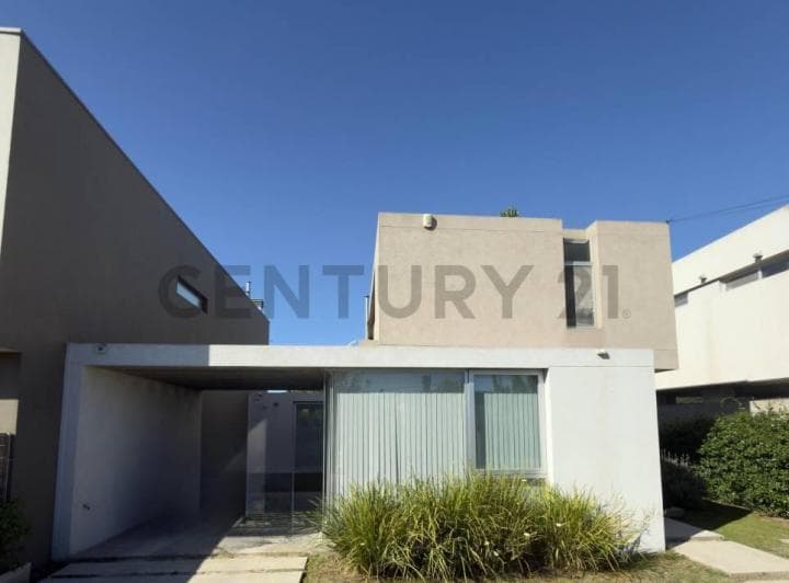 Casa en Venta en City Bell El Quimilar de 4 Dorm. - 4