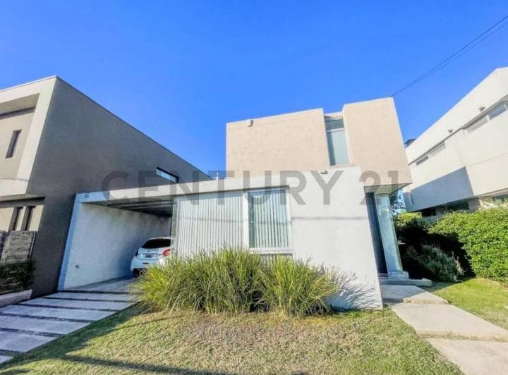 Casa en Venta en City Bell El Quimilar de 4 Dorm. - 2