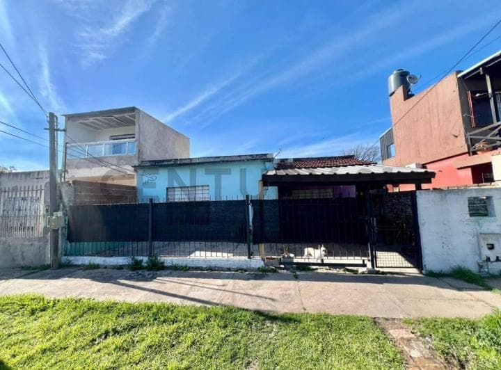 Venta Casa 4 Amb en Ituzaingo Norte + Depto 2 Amb Independiente (Apto Credito) - 2
