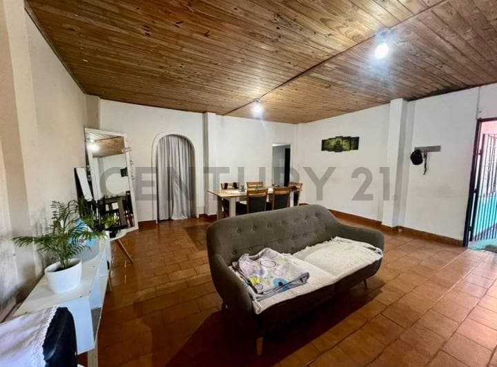 Venta Casa 4 Amb en Ituzaingo Norte + Depto 2 Amb Independiente (Apto Credito) - 4