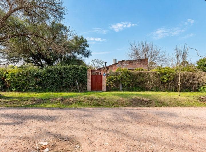 Casa Quinta Venta en Carlos Keen Sobre Lote 4.800 m² - 2