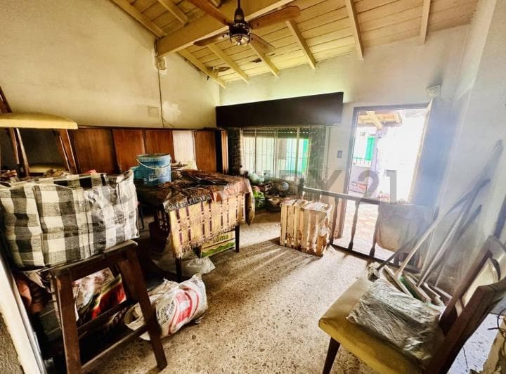 Casa a Reciclar + Galpon en Lote de Propio 200 m² - 5