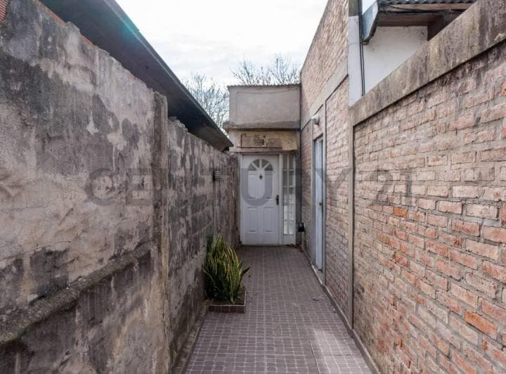 Casa en Venta en La Plata con Dos Departamentos - 3