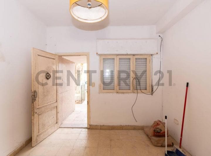Casa en Venta en La Plata con Dos Departamentos - 5