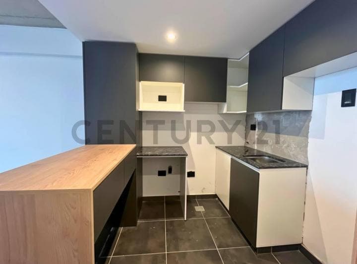 Venta Departamento Monoambiente con Balcón en Lourdes, Rosario - 2