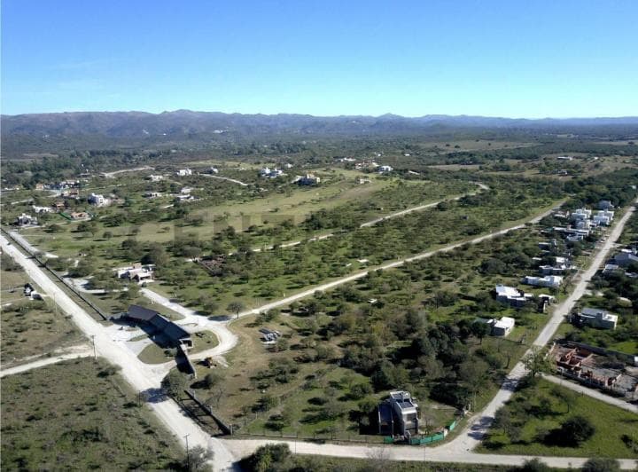 Lote Central de + 1066 m² en Country Golf de Alta Gracia - Etapa 1 - 2
