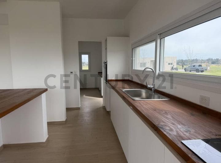 Venta Casa 5 Ambientesen El Naudir Lote con Salida Al Rio a Estrenar - 4