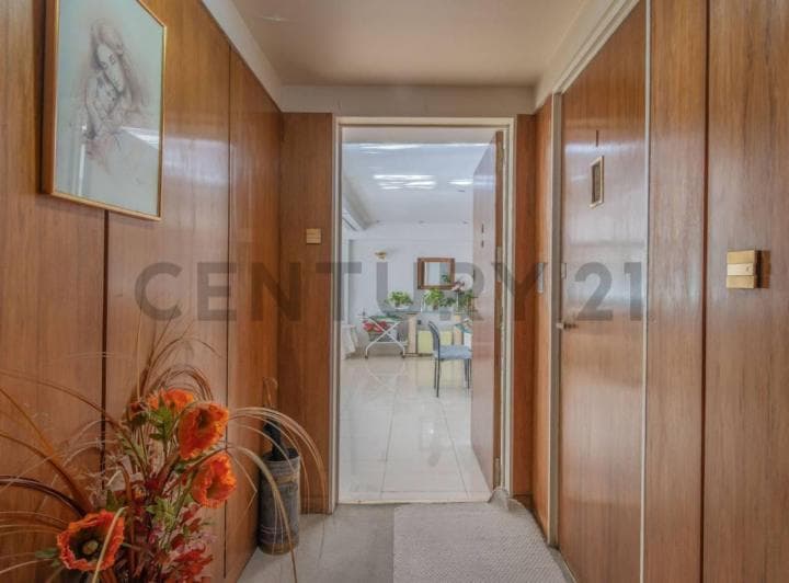 5 Ambientes con Patio de 67 m², Balcón y Cochera. - 2