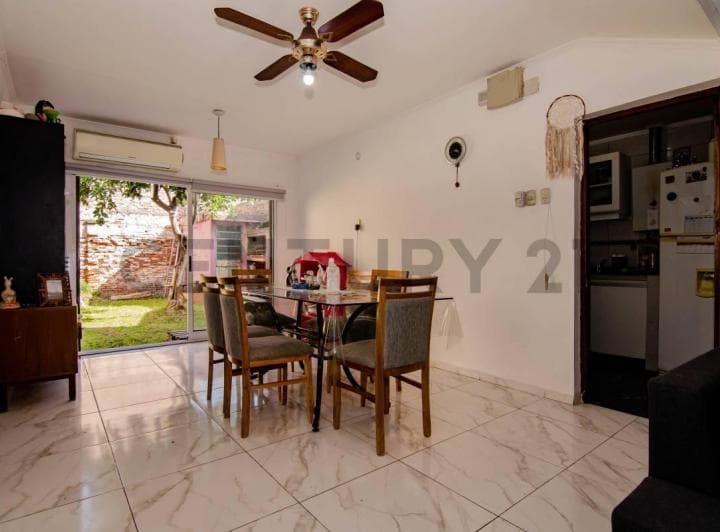 Venta Casa de 2/3 Dorm. con Frente de Local y Cochera Doble en Alvear, Ros - 5