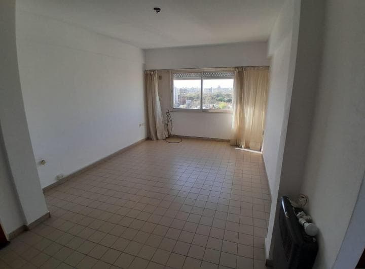 Venta de Departamento de Dos Dorm. con Cochera - 2