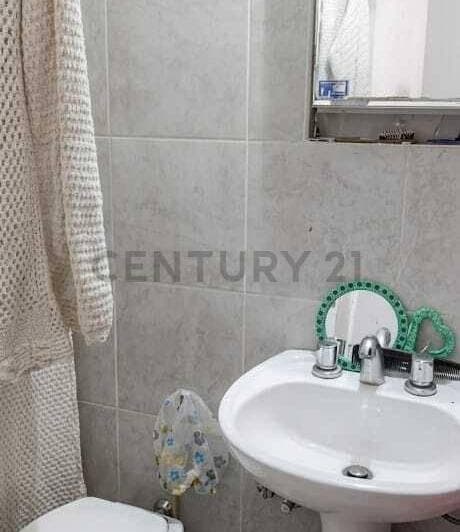 Venta de Monoambiente con Balcón Frances en Flores, Ideal Inversión. - 5