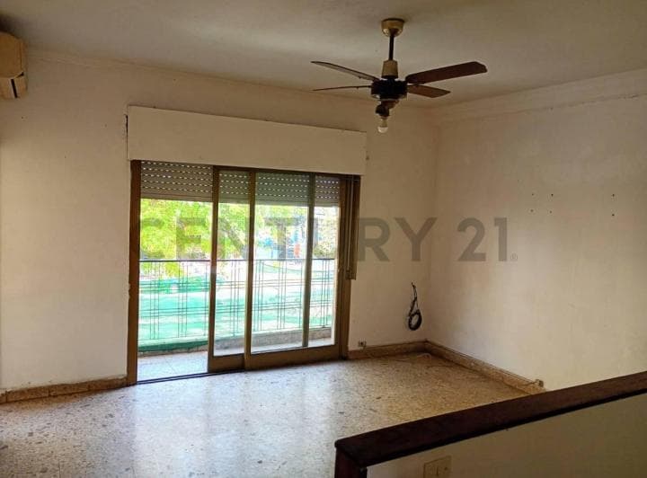 Venta PH 3 Ambientes, Patio, Balcón, Terraza y Dos Locales. - 2