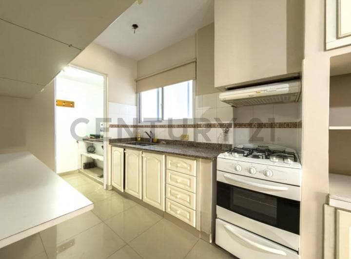 Venta Departamento Tres Dorm., La Plata - 2