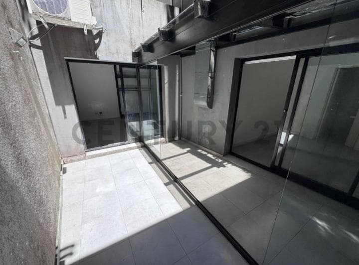 Venta Departamento 2 Ambientes con Patio y 2 Baños Completos en Excelente Ubicac - 4
