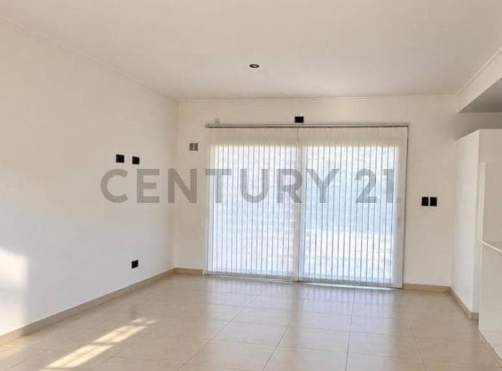 140 Entre 36 y 37. Dúplex en Venta 2 Dorm. - 2