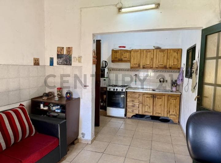 Venta Casa 3 Ambientes con Patio y Parrilla en Moron + Financiación Privada de H - 2