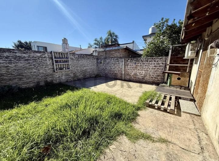 Venta Casa 3 Ambientes con Patio y Parrilla en Moron + Financiación Privada de H - 3