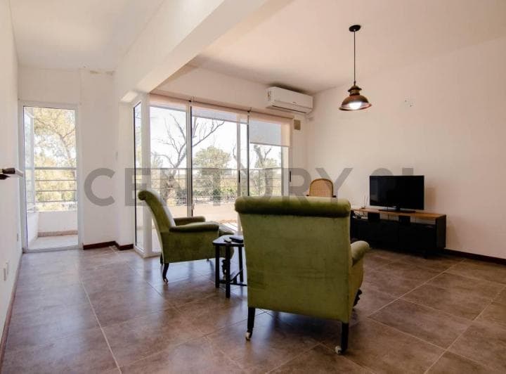 Venta Departamento de 2 Dorm. con Balcón y Cochera en Abasto, Rosario - 4