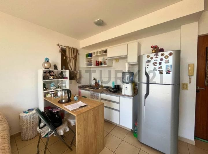 Venta Monoambiente Amoblado con Balcón Al Frente en Cinco Esquinas, Rosario - 3