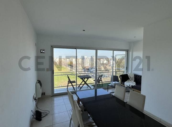 Departamento en Venta en La Plata de Dos Dorm. con Cochera - 5