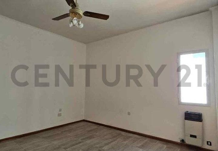Venta Casa 4 Ambientes en Moron - Permuta - 5