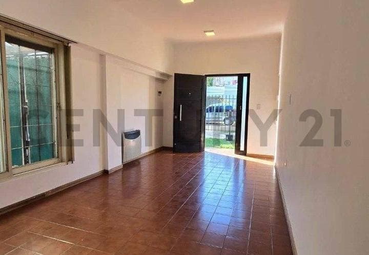 Venta Casa 4 Ambientes en Moron - Permuta - 4