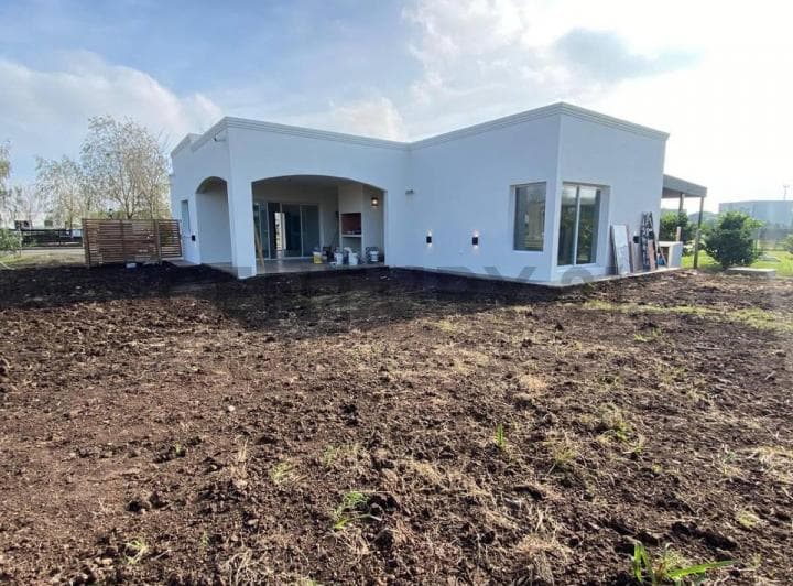 Casa en Una Planta de Estilo - 2