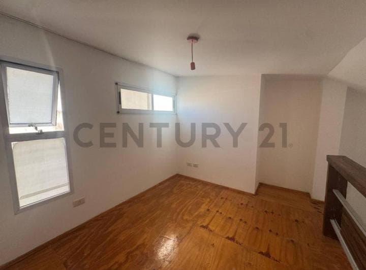 Venta Depto 2 Amb en Villa Gral. Mitre con Balcon - 4
