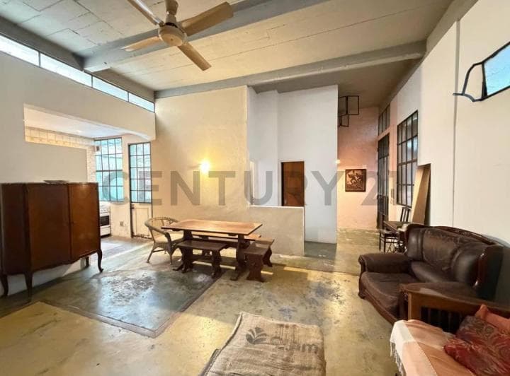 Venta PH 3 Ambientes con Patio Sin Expensas - Barracas - 2