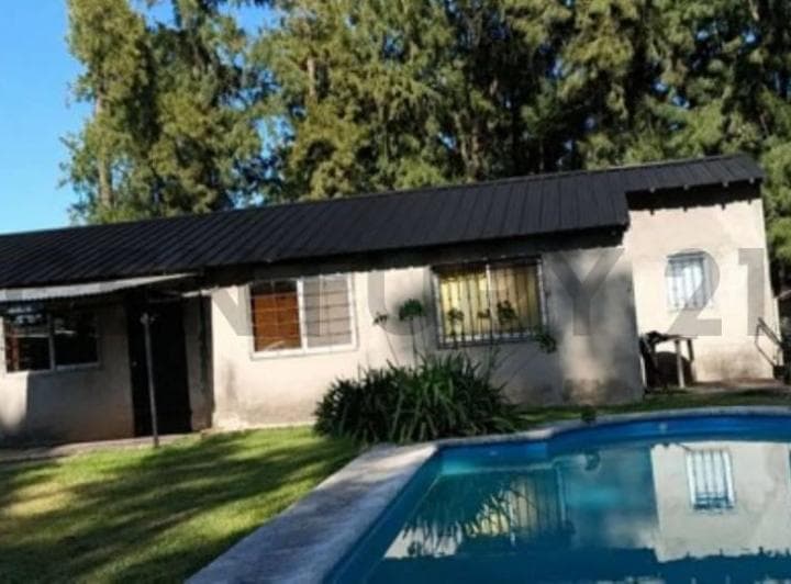 Casa 3 Amb. Mas Cuarto con Baño. parque Sakura, Sobre Lote de 1708 m² - 2