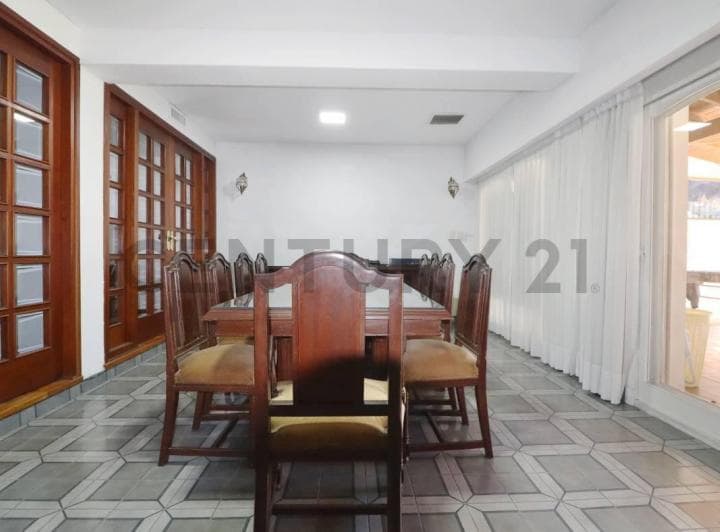 Venta Casa 4 Ambientes con Pileta, Munro, Vte. Lopez - 2