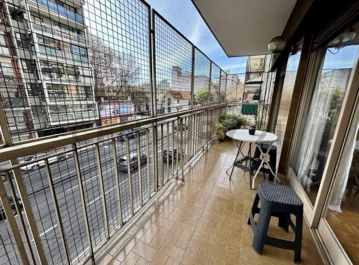 Venta Departamento 4 Ambientes con Dependencia y Doble Balcon en Flores - 4