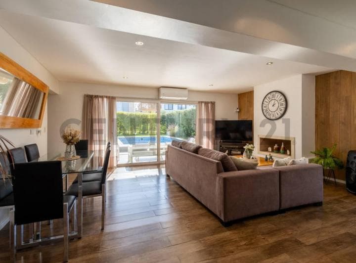 Excelente Casa en Lote Interno en Tipas, 4 Ambientes, Doble Galería, Jardín Parq - 3