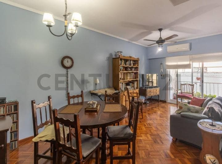Venta Departamento 3 Ambientes con Dep. Balcón y Baulera en Caballito - 2
