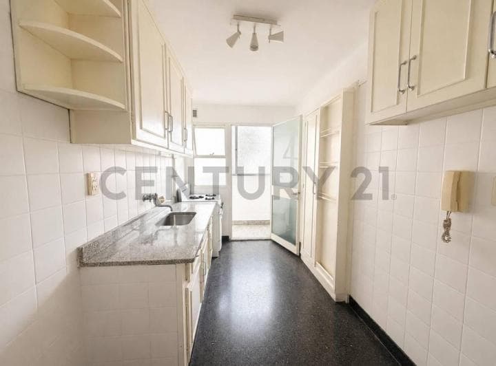 Venta Depto 3 Ambientes en Piso Alto C/ Dependencia, Cochera y Vistas Verdes - 3