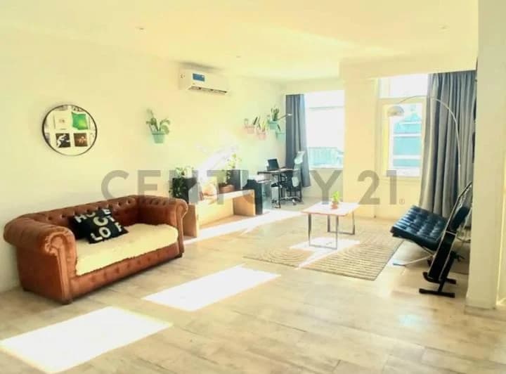 Departamento en Delta Center de 80 m² con Cochera Apto Profesional - 2