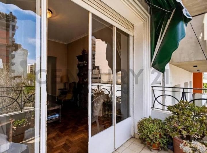 Departamento en Venta de 2 Dorm. - Zona Plaza Italia - 2