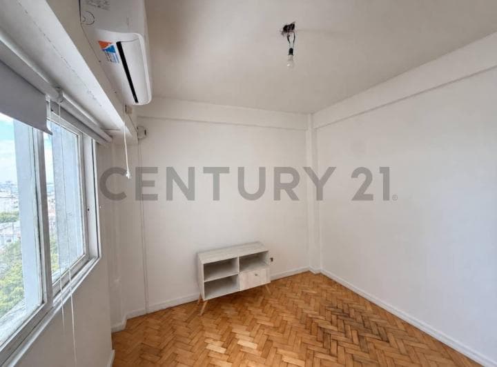 Alquiler Departamento 2 Ambientes con Vista Abierta en Villa Gral. Mitre - 2