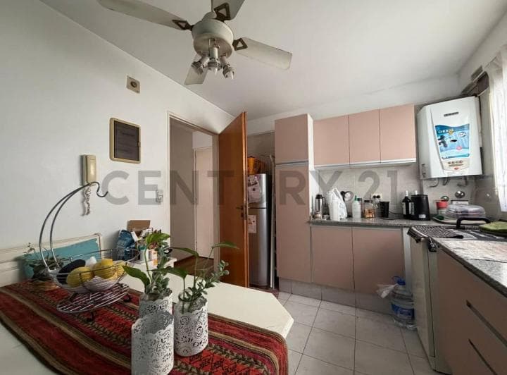 Venta Semipiso de 4 Ambientes - Cochera - Super Luminoso - Excelente Ubicación - 5