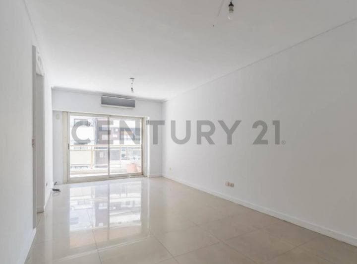 Venta Departamento 4 Ambientes con Cochera en Barrio Norte - 2