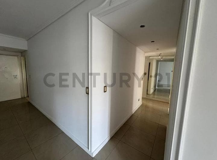 Venta Departamento 4 Ambientes con Cochera en Barrio Norte - 5